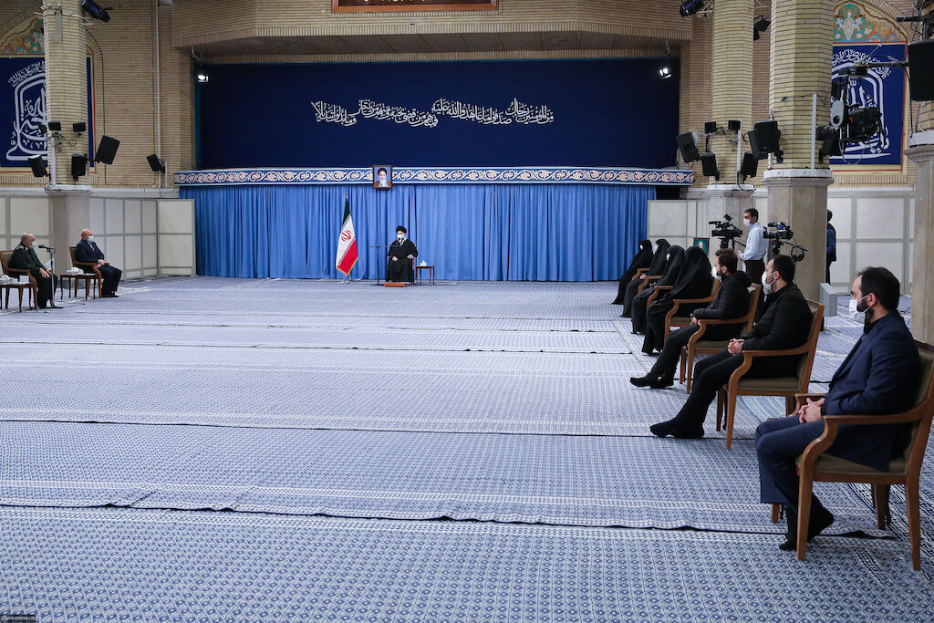 Imam Khamenei met with organizers of 1st anniversary memorial for Gen. Soleimani